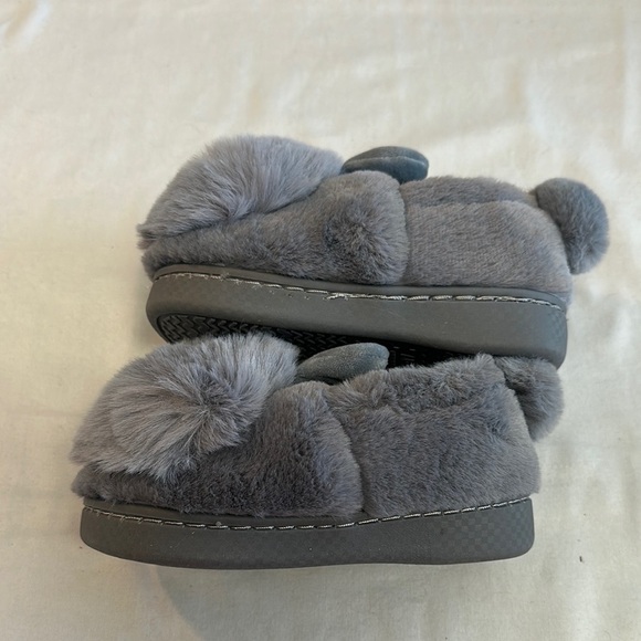 NWOT Gray Cozy bunny slippers with Plush Comfort - Picture 5 of 6